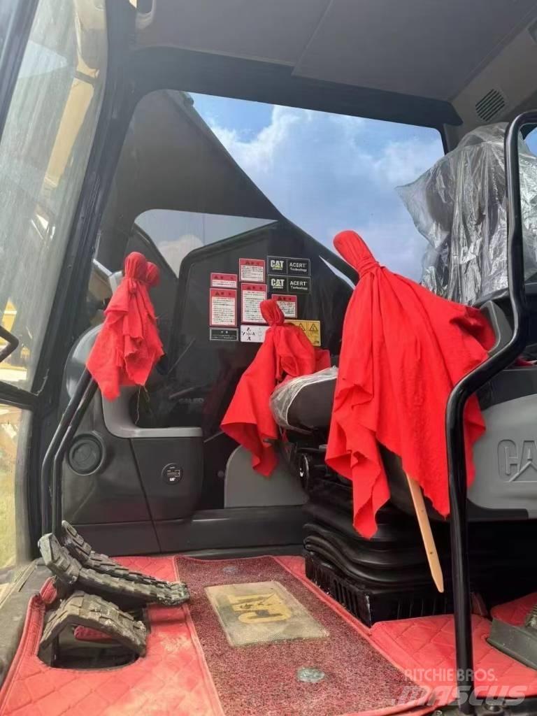 CAT 330 D L حفارات زحافة