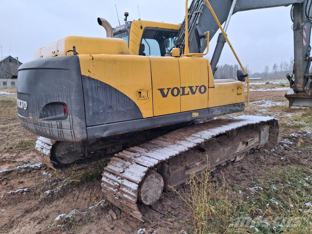 Volvo EC210 BLC حفارات زحافة