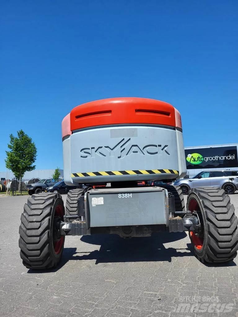 SkyJack SJ 46AJ رافعات سلة مفصلية
