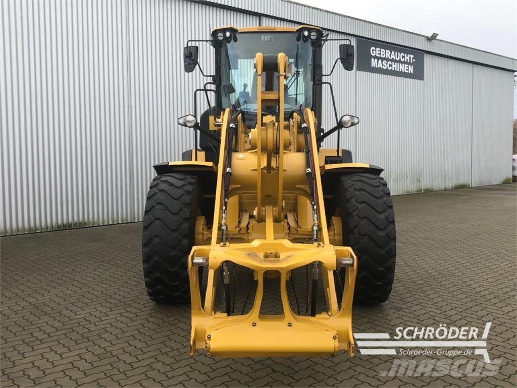  938 HL لوادر بعجل