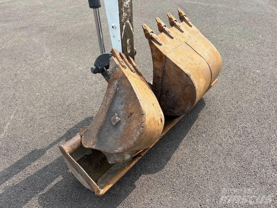 Neuson 38 Z 3 RD حفارات صغيرة أقل من 7 طن (حفارات صغيرة)