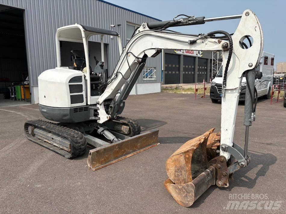 Neuson 38 Z 3 RD حفارات صغيرة أقل من 7 طن (حفارات صغيرة)