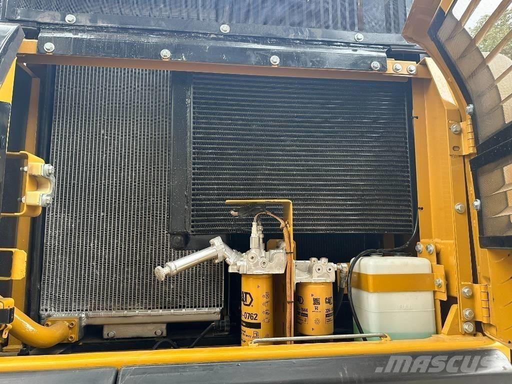 CAT 336 D حفارات وسط 7 طن - 12 طن