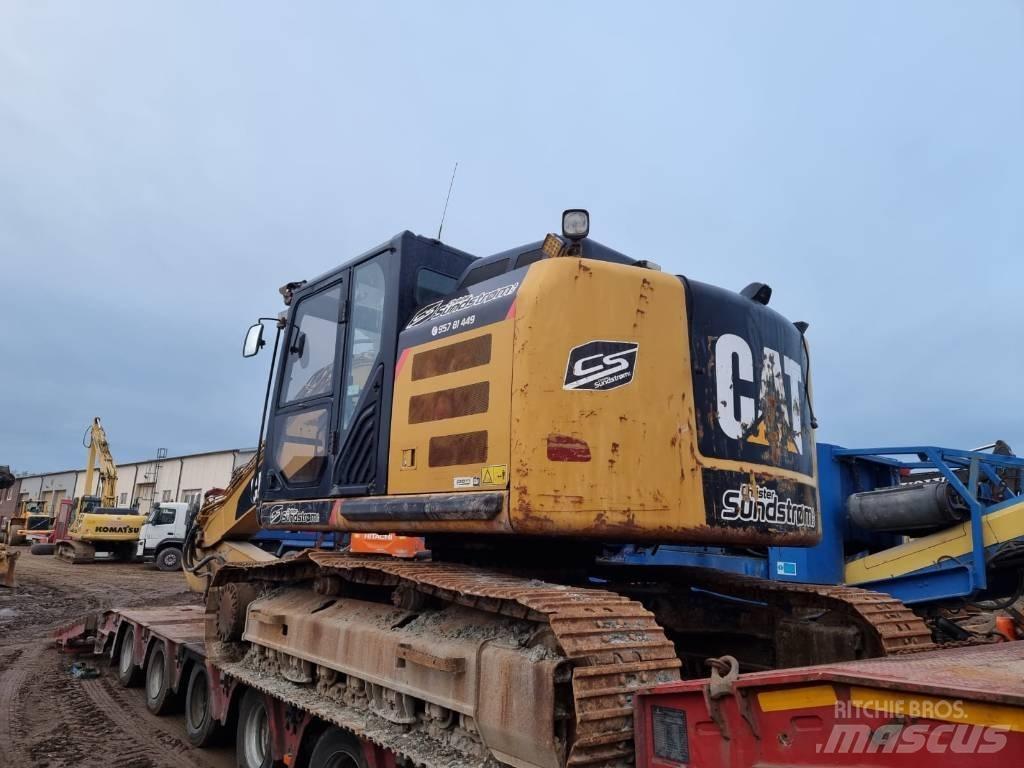 CAT 320 E حفارات زحافة