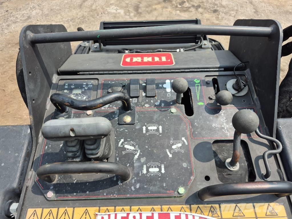Toro TX1000 لوادر انزلاقية التوجيه