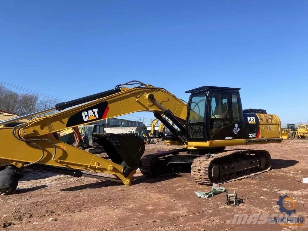 CAT 325 D حفارات زحافة