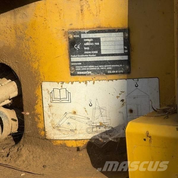Komatsu PC88MR حفارات وسط 7 طن - 12 طن