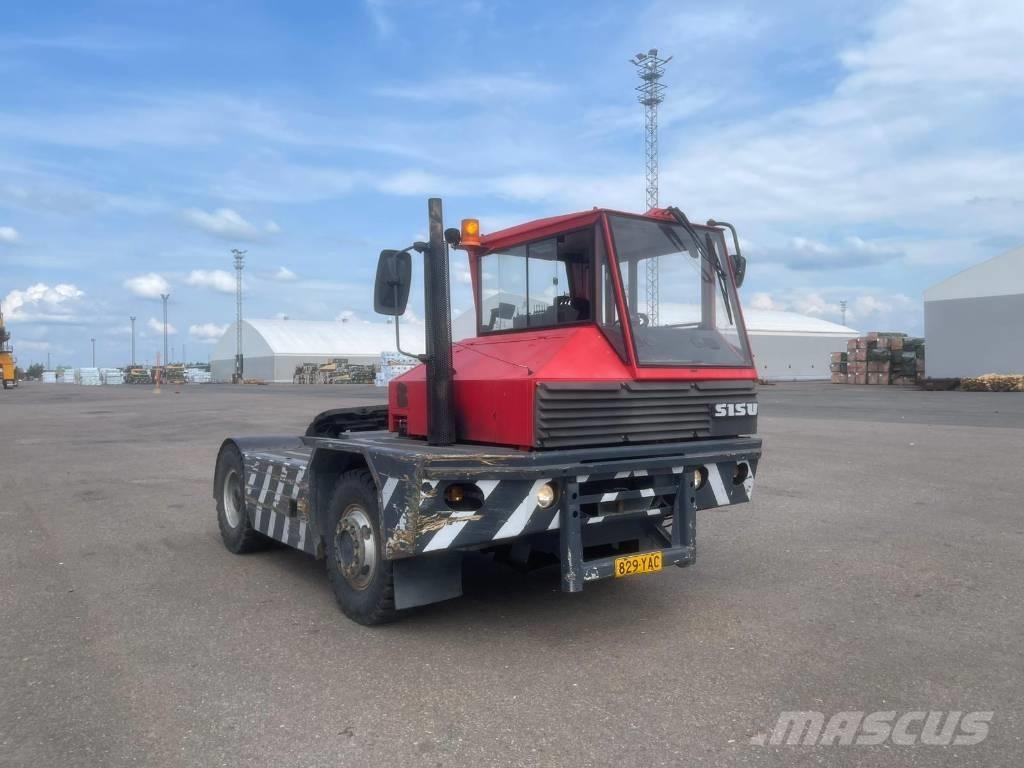 Sisu TR180CL جرارات صالات المطارات