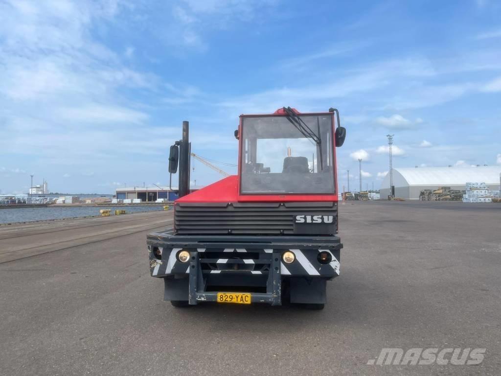 Sisu TR180CL جرارات صالات المطارات