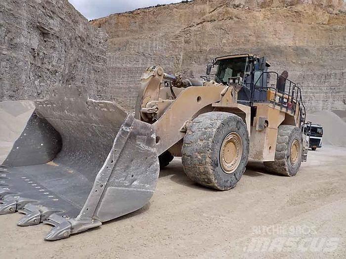 CAT 988K لوادر بعجل