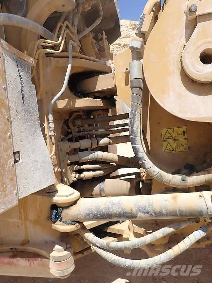 CAT 988K لوادر بعجل