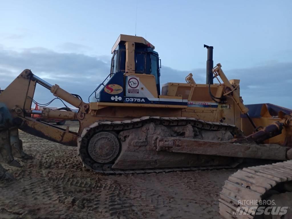 Komatsu D 375 A-2 بلدوزرات مجنزرة
