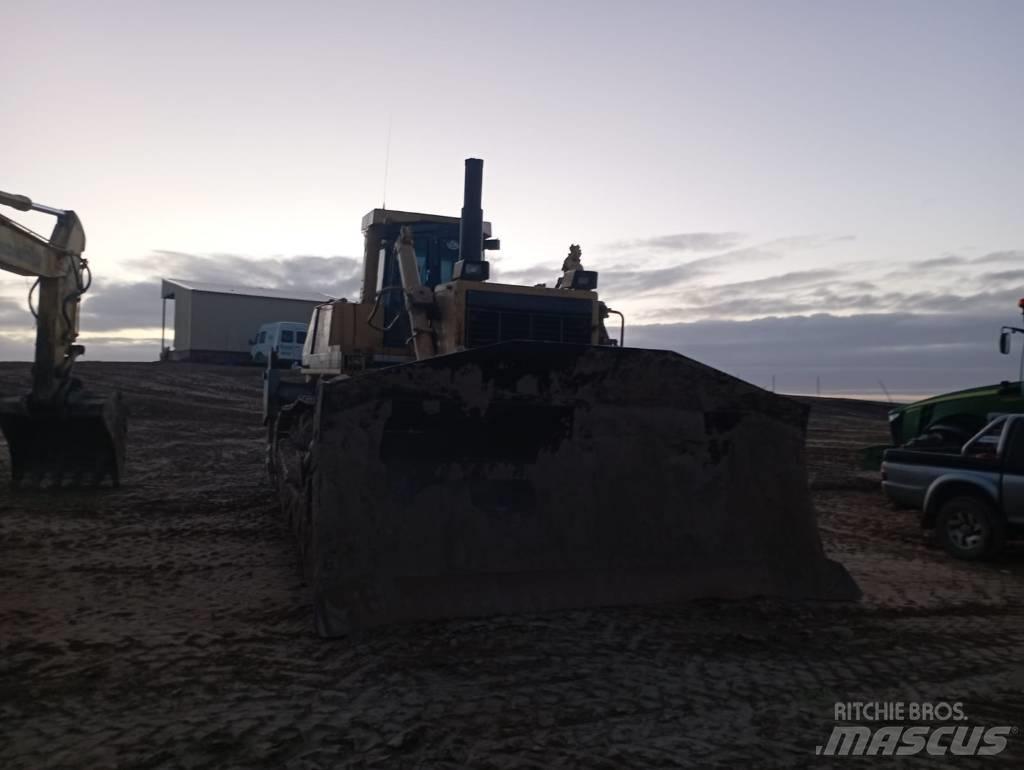 Komatsu D 375 A-2 بلدوزرات مجنزرة