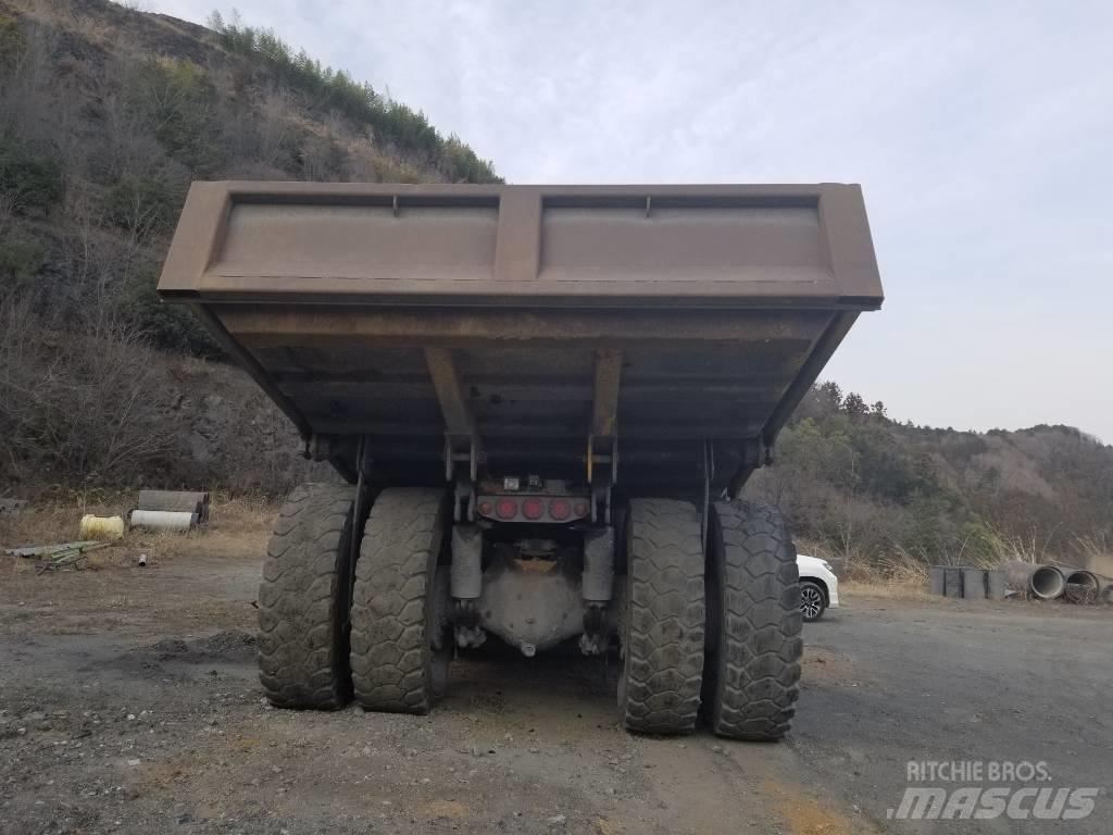  コマツ HD405-8 عربات نقل قلابة مجنزرة