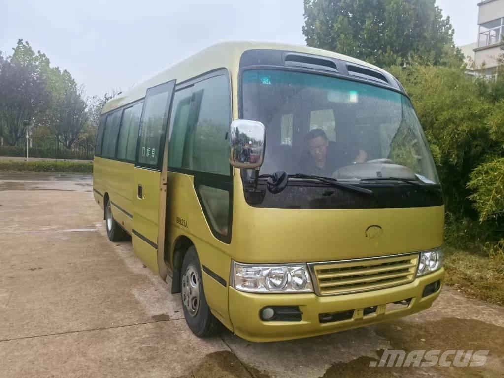 Toyota Coaster حافلة داخل المدينة