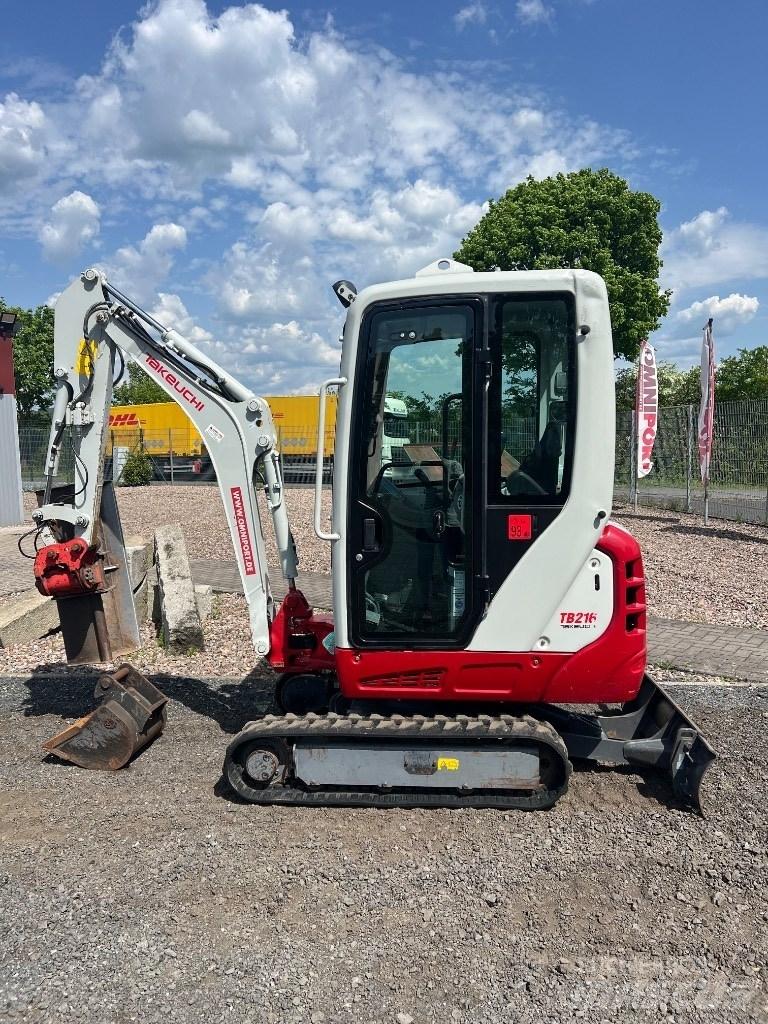 Takeuchi TB 216 حفارات صغيرة أقل من 7 طن (حفارات صغيرة)