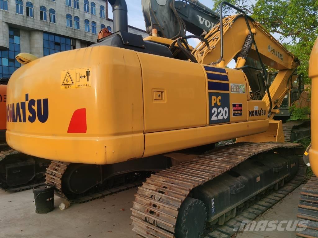 Komatsu PC 220-7 حفارات زحافة