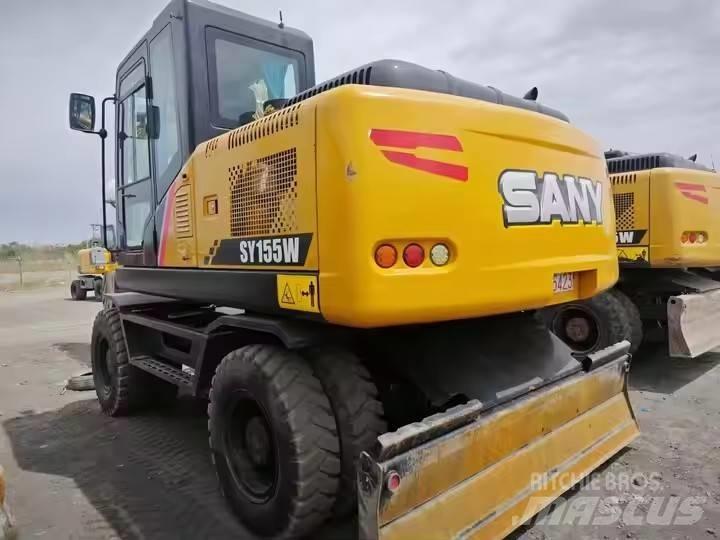 Sany SY 155 W حفارات زحافة