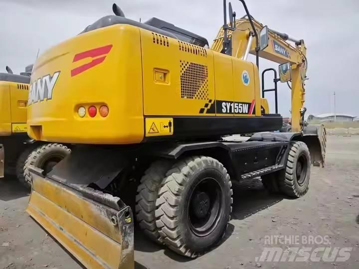 Sany SY 155 W حفارات زحافة