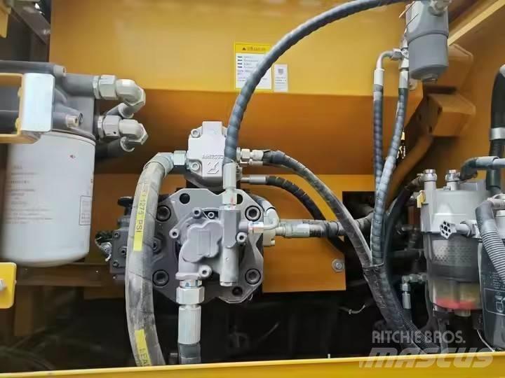 Sany SY 155 W حفارات زحافة