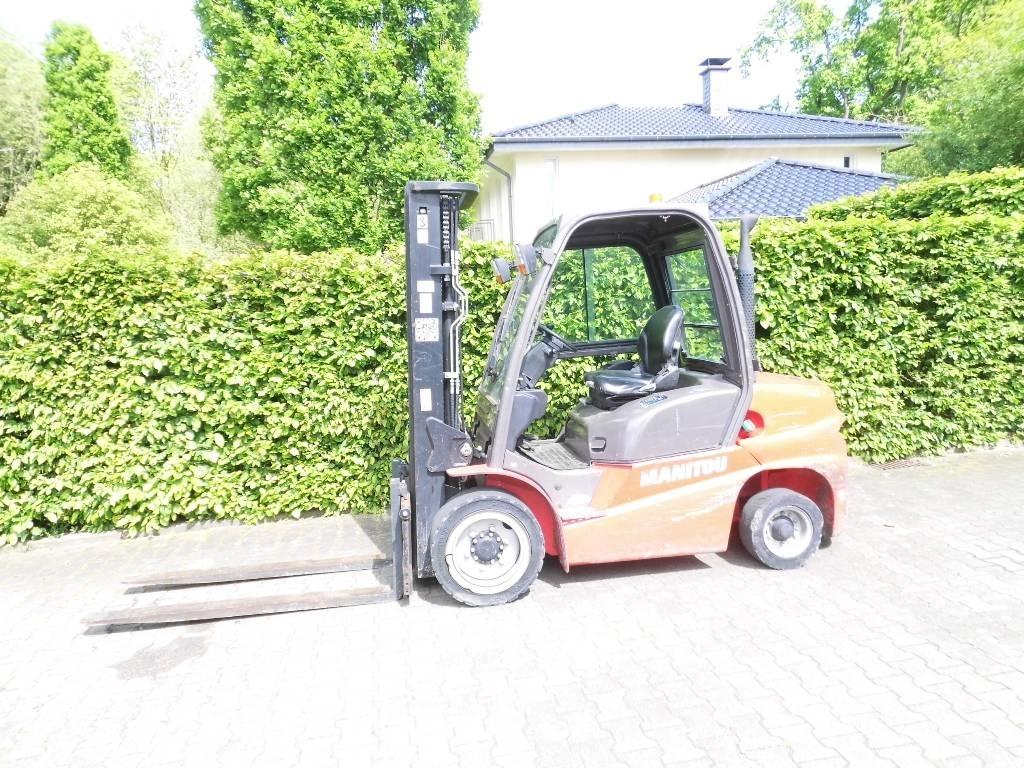 Manitou MI 35 D شاحنات الديزل
