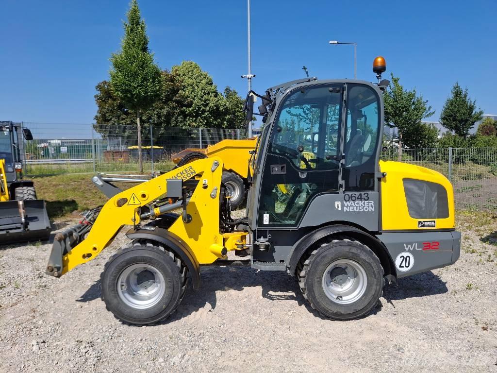 Wacker Neuson WL32 لوادر بعجل