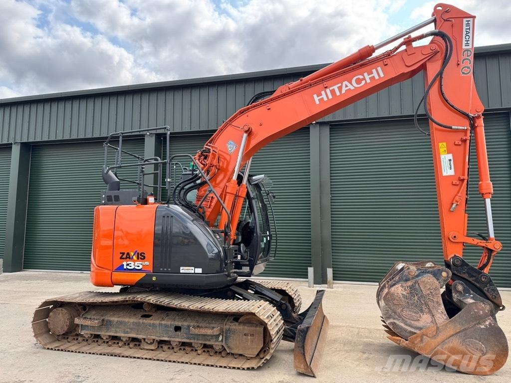 Hitachi ZX 135USBL-6 حفارات زحافة