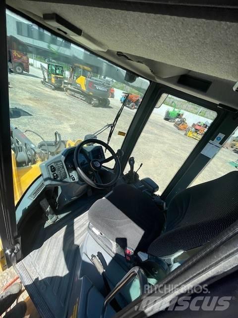 Volvo L 30 G لوادر بعجل
