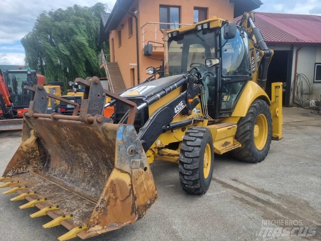 CAT 432E لوادر ذات جرافات عكسية