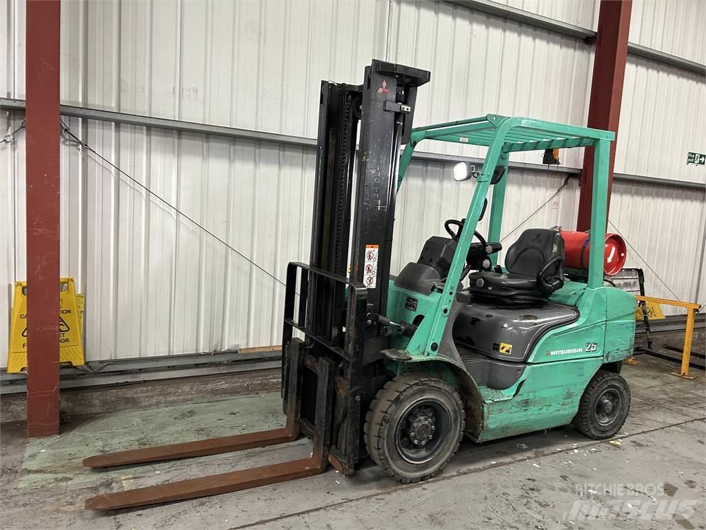 Mitsubishi FG25NT شاحنات LPG