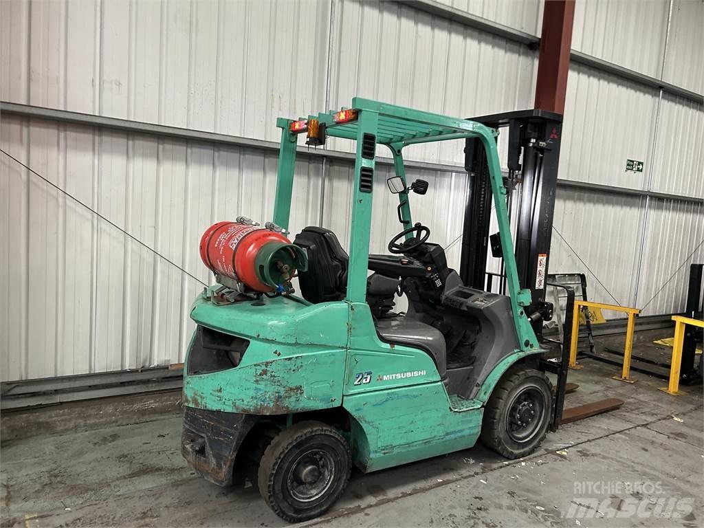 Mitsubishi FG25NT شاحنات LPG