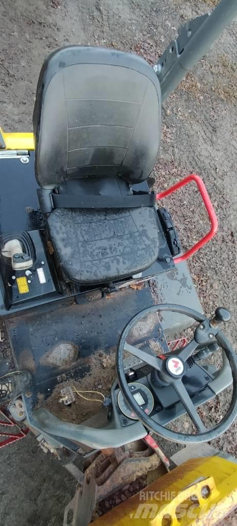 Wacker Neuson DW 30 ساحبات مفصلية