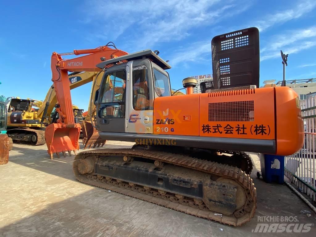 Hitachi ZX 210-3 G حفارات زحافة