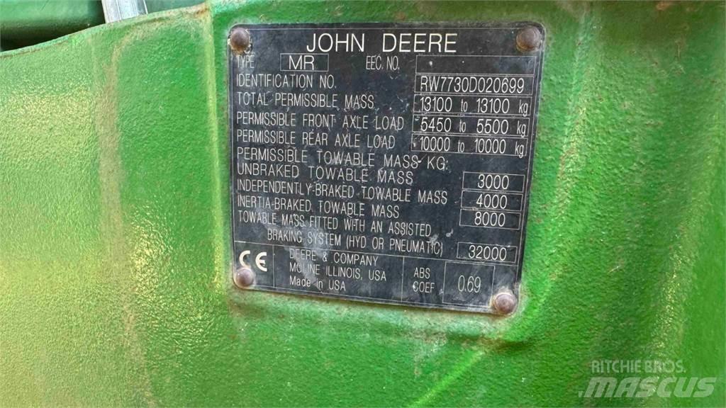 John Deere 7730 الجرارات