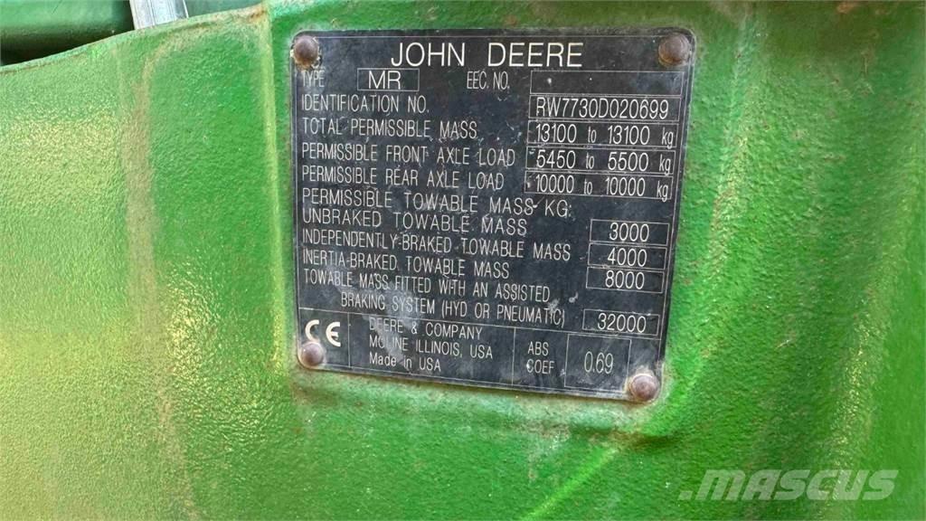 John Deere 7730 الجرارات