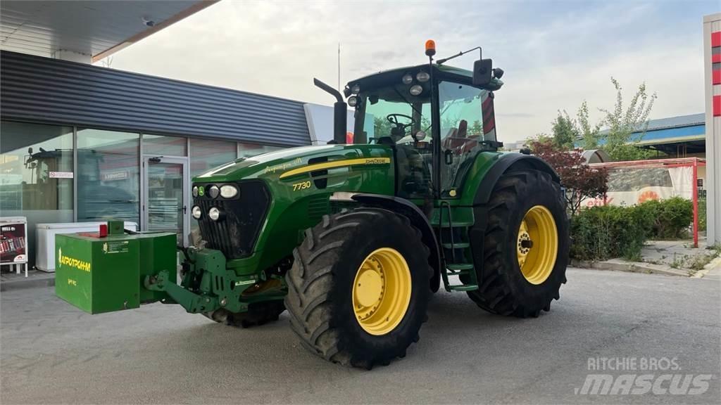 John Deere 7730 الجرارات
