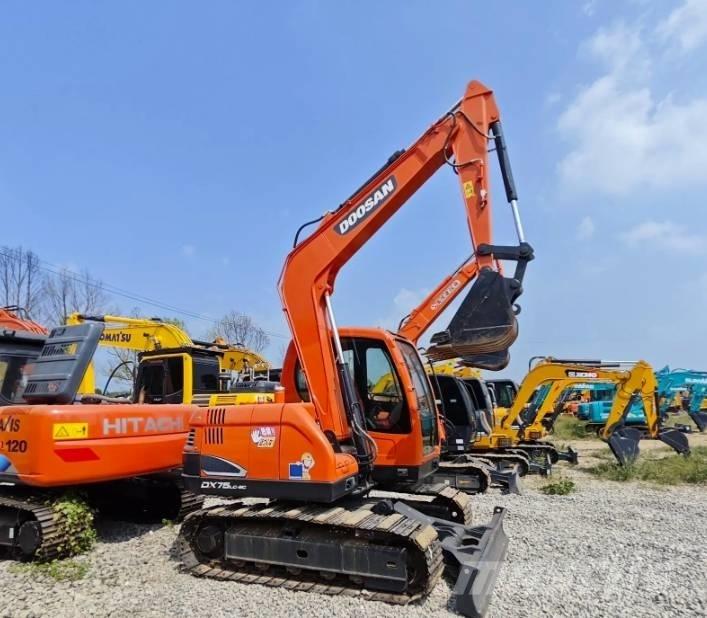 Doosan DX75-9C حفارات وسط 7 طن - 12 طن