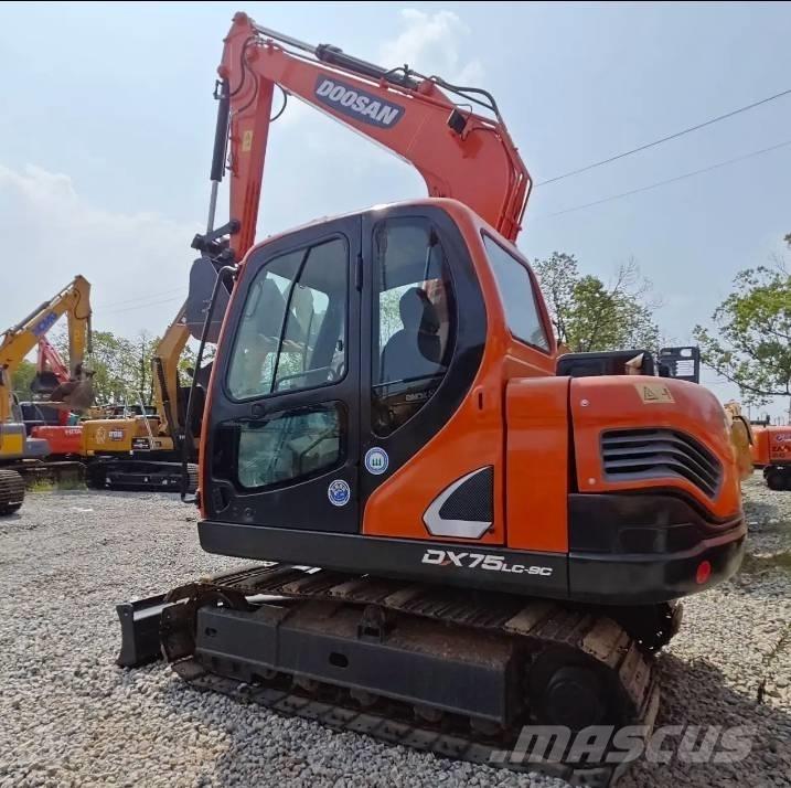 Doosan DX75-9C حفارات وسط 7 طن - 12 طن