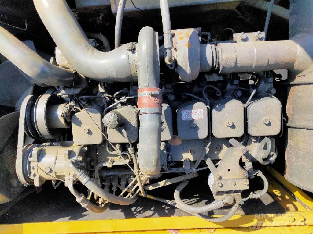 Komatsu PC200-6 حفارات زحافة