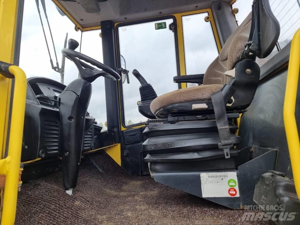 Bomag BW 213 D H-4 مداحل أحادية الأسطوانة