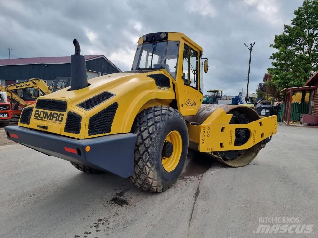 Bomag BW 213 D H-4 مداحل أحادية الأسطوانة