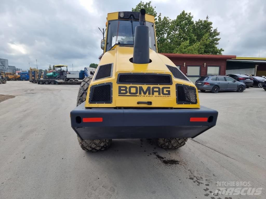 Bomag BW 213 D H-4 مداحل أحادية الأسطوانة