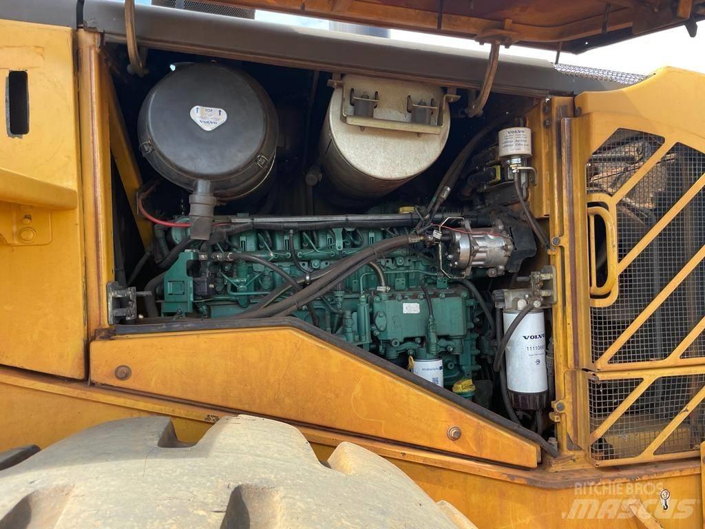 Volvo L 110 F لوادر بعجل