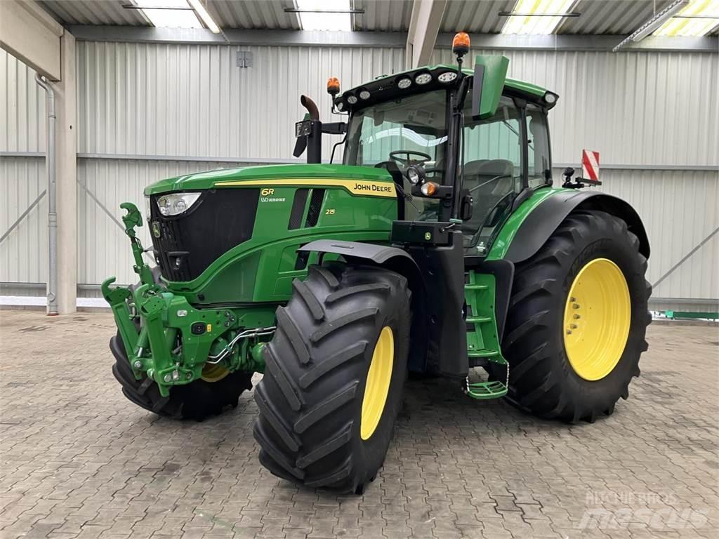 John Deere 6R 215 الجرارات