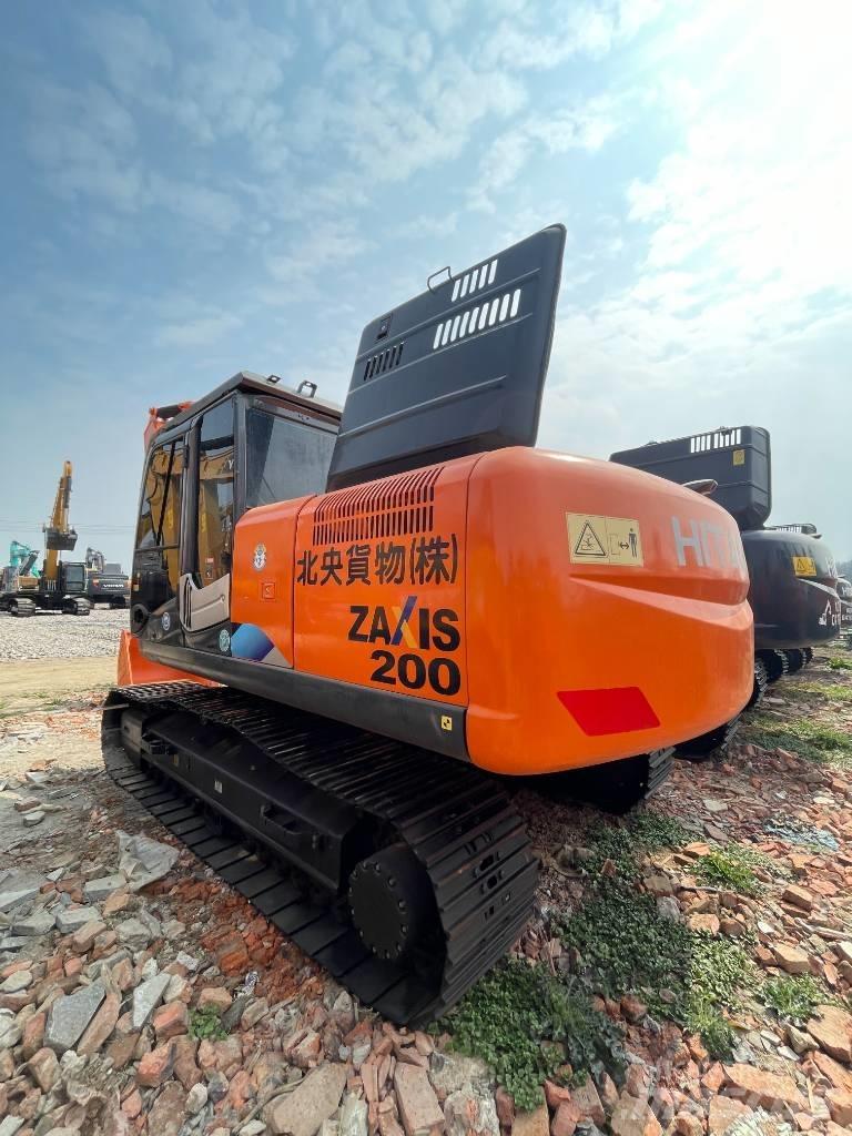 Hitachi ZX 200 حفارات زحافة