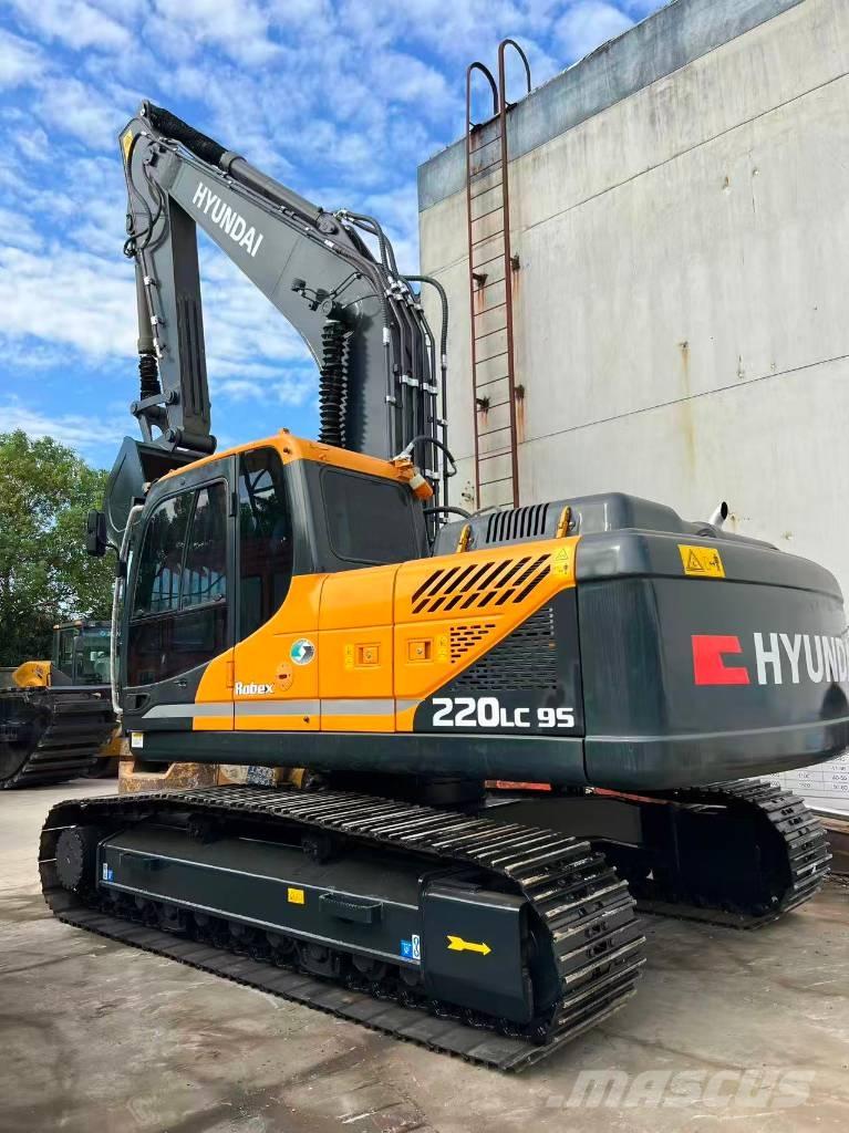 Hyundai R220LC-9S حفارات زحافة