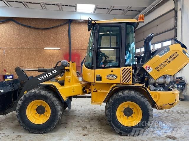 Volvo L 30 G لوادر بعجل