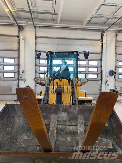 Volvo L 30 G لوادر بعجل