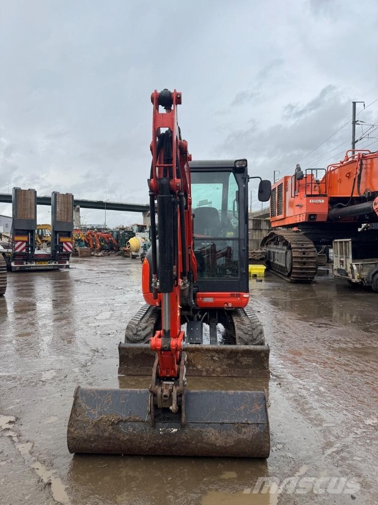 Kubota U 27-4 حفارات صغيرة أقل من 7 طن (حفارات صغيرة)