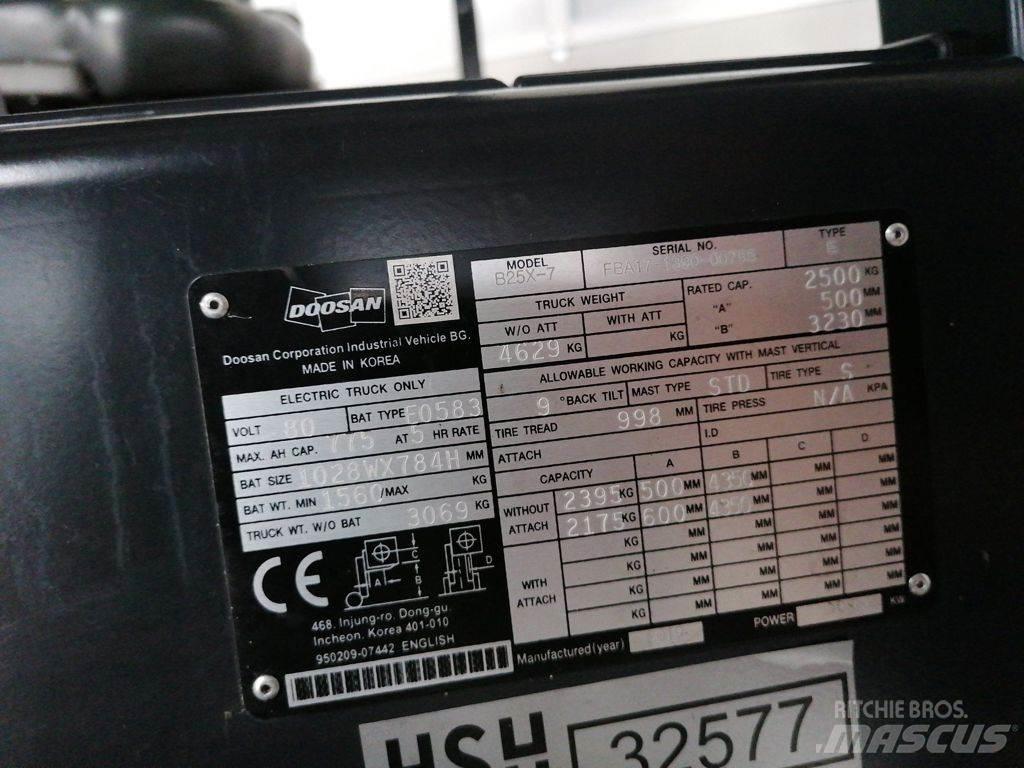 Doosan B25X-7 شاحنات ذات رافعات شوكية تعمل بالكهرباء